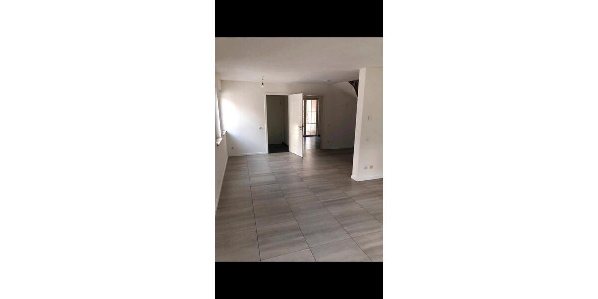 Maisonettenwohnung Velbert Pöthen - 3 Zimmer, 103 m&sup2;, 1.250&euro; | Angebot:25217957