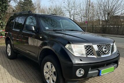 Nissan Pathfinder 292.000 km 3.999 &euro; Wuppertal 42289