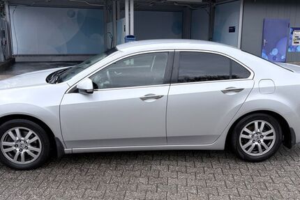 Honda Accord 154.000 km 6.499 &euro; Velbert 42555