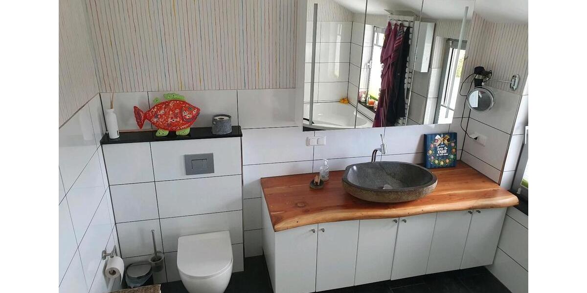 Reihenhaus Essen Stadtbezirk VI - 7 Zimmer, 160 m&sup2;, 1.500&euro; | Angebot:25830712