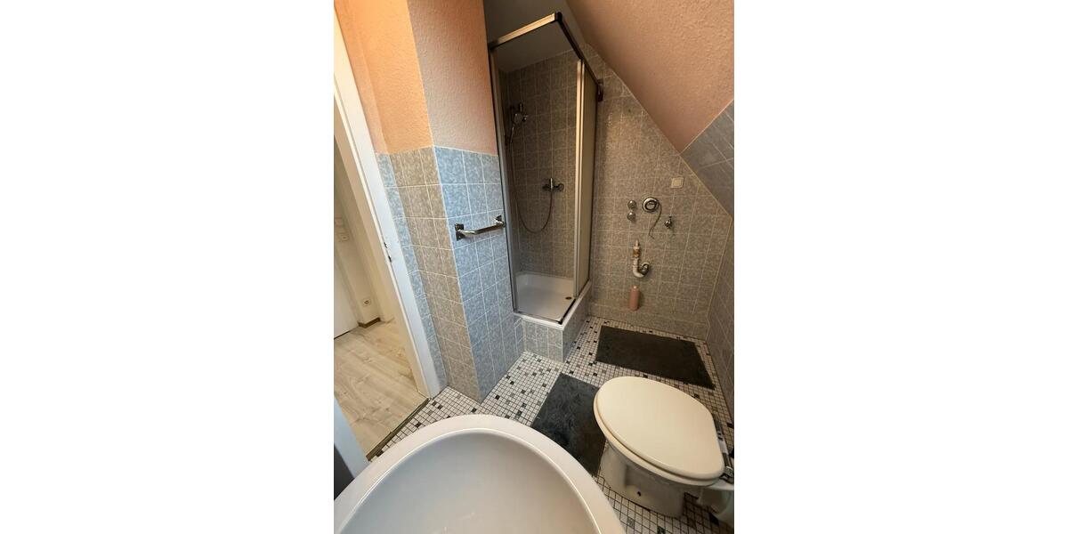 Dachgeschoßwohnung Gelsenkirchen Buer - 3.5 Zimmer, 65 m&sup2;, 750&euro; | Angebot:25840848