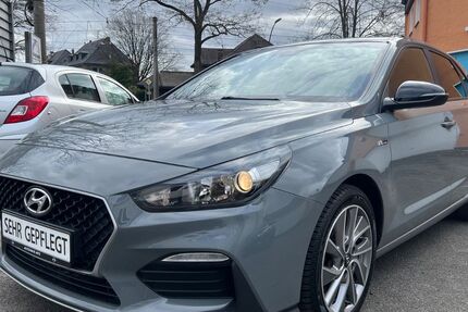 Hyundai i30 69.000 km 11.999 &euro; Essen 45357