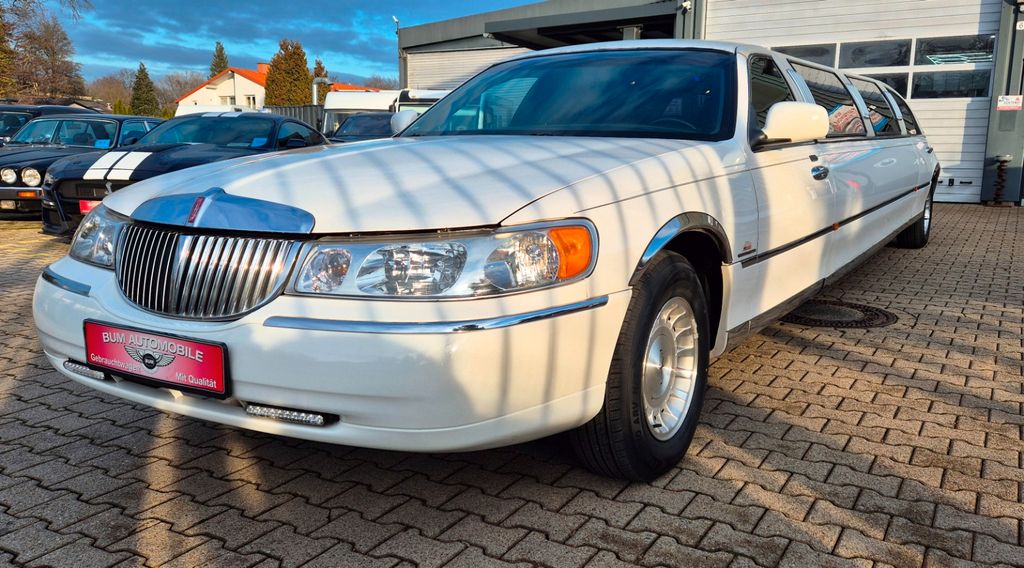 Lincoln Town Car 240.000 km 9.990 &euro; Recklinghausen 45659