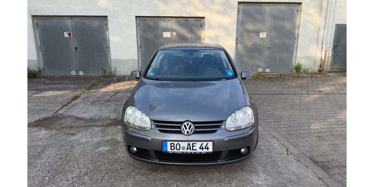 VW Golf 148.300 km 2.999 &euro; Bochum 44803