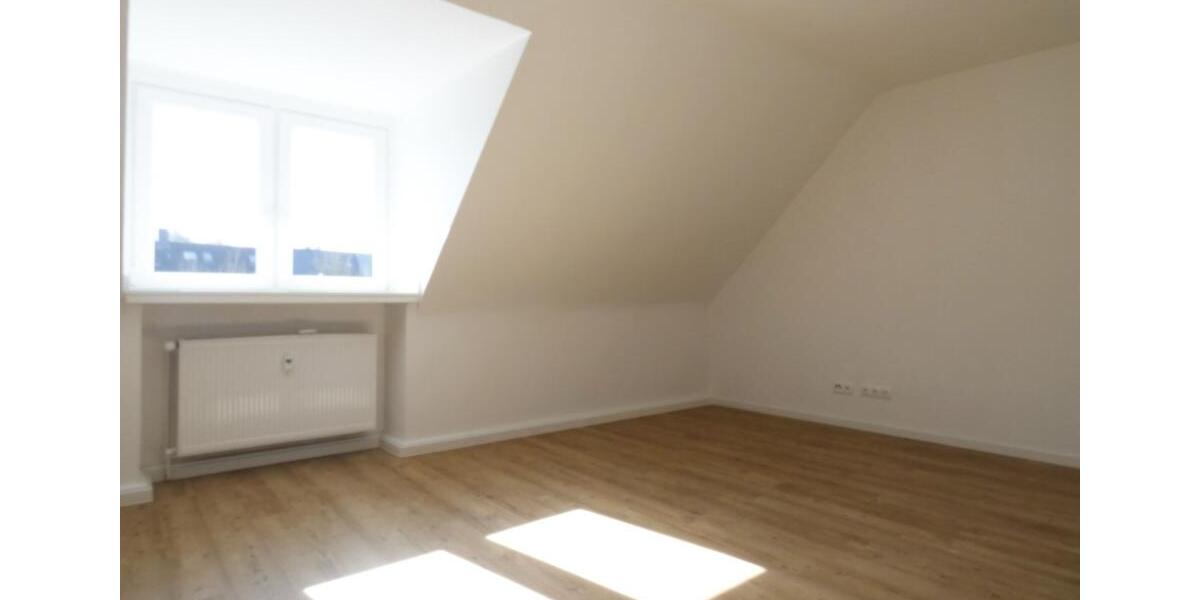 Dachgeschoßwohnung Essen Stadtbezirk III - 2 Zimmer, 42 m&sup2;, 488&euro; | Angebot:25942581