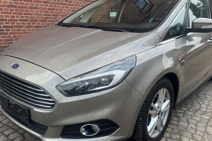 Ford S-Max 199.000 km 8.450 &euro; Recklinghausen 45657