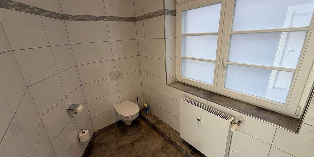 Gewerbeobjekt Hagen Hochschulviertel - 7 Zimmer, 243 m&sup2;, 2.400&euro; | Angebot:25675679