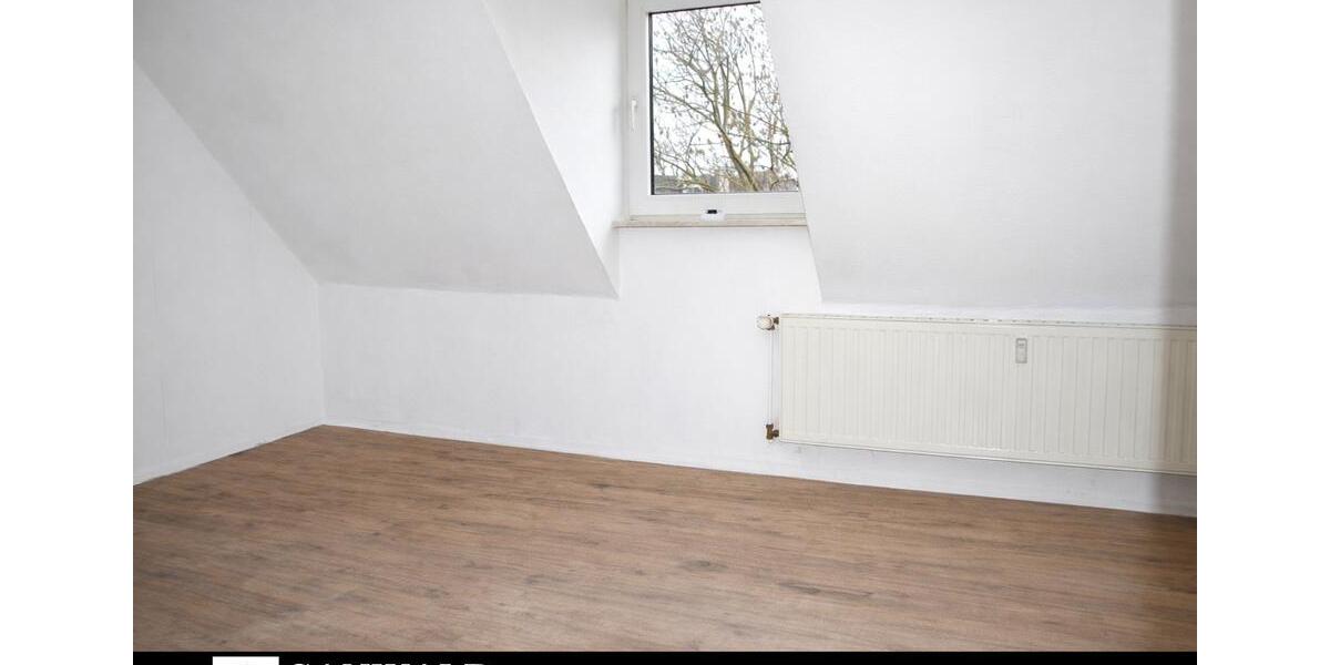 Dachgeschoßwohnung Essen Frillendorf - 3.5 Zimmer, 42 m&sup2;, 350&euro; | Angebot:26025407