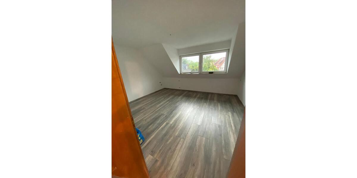 Dachgeschoßwohnung Dortmund Huckarde - 3 Zimmer, 84 m&sup2;, 1.110&euro; | Angebot:26342987