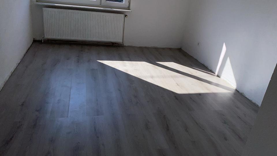 Erdgeschoßwohnung Gelsenkirchen Gelsenkirchen-Mitte - 3 Zimmer, 75 m&sup2;, 560&euro; | Angebot:25857334