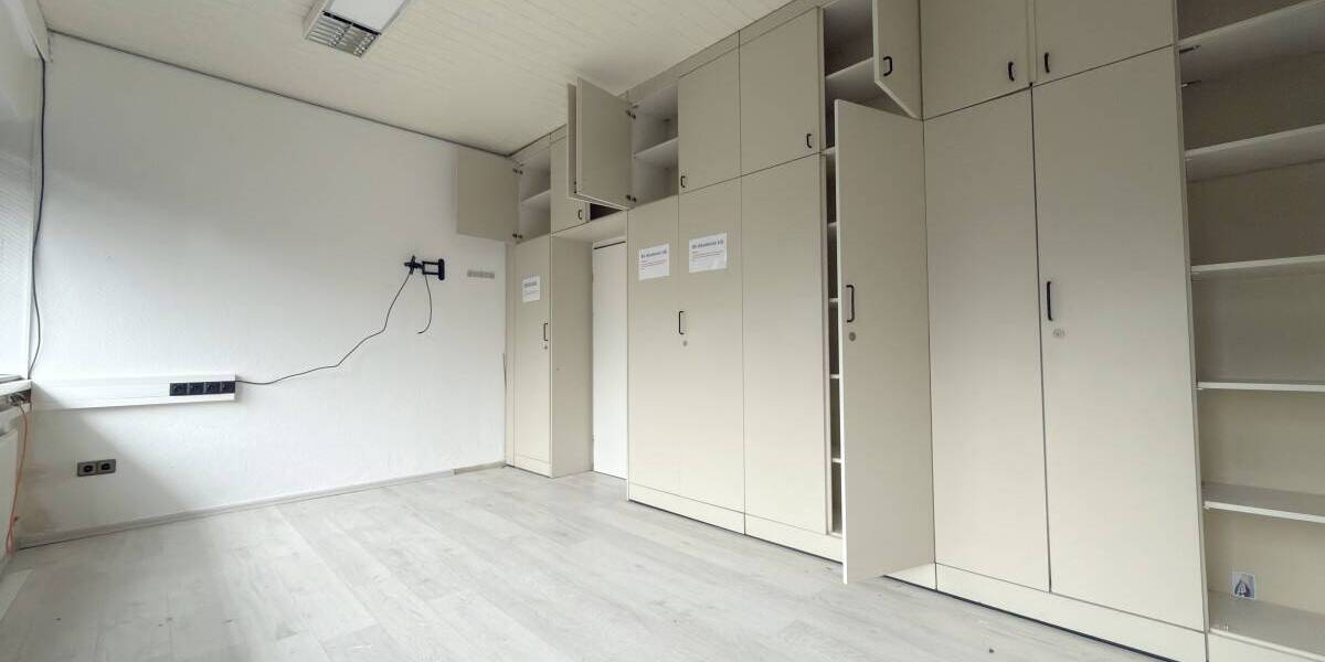 Gewerbeobjekt Oberhausen Lirich-Nord - 4 Zimmer, 995&euro; | Angebot:26572489