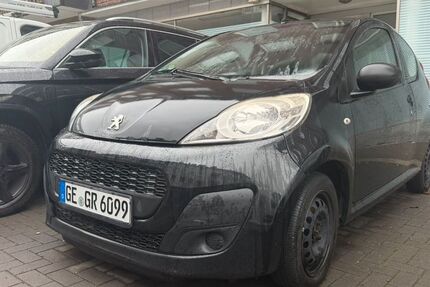 Peugeot 107 160.145 km 900 &euro; Gelsenkirchen 45886