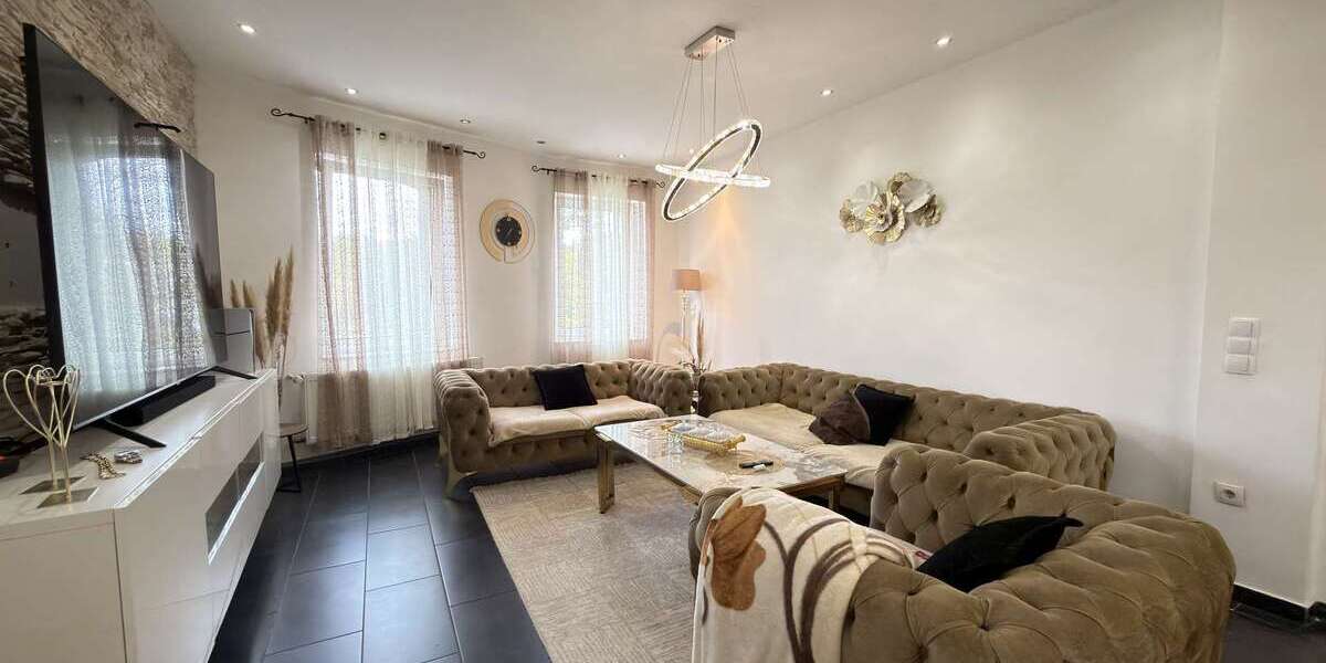 Modernisiertes 3-Parteienhaus mit Maisonette und Gartenanteil nahe Centro - Mehrfamilienhaus, Wohnhaus Oberhausen Osterfeld | Angebot:26523102