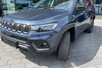 Jeep Compass 60.600 km 26.990 &euro; Oberhausen 46049