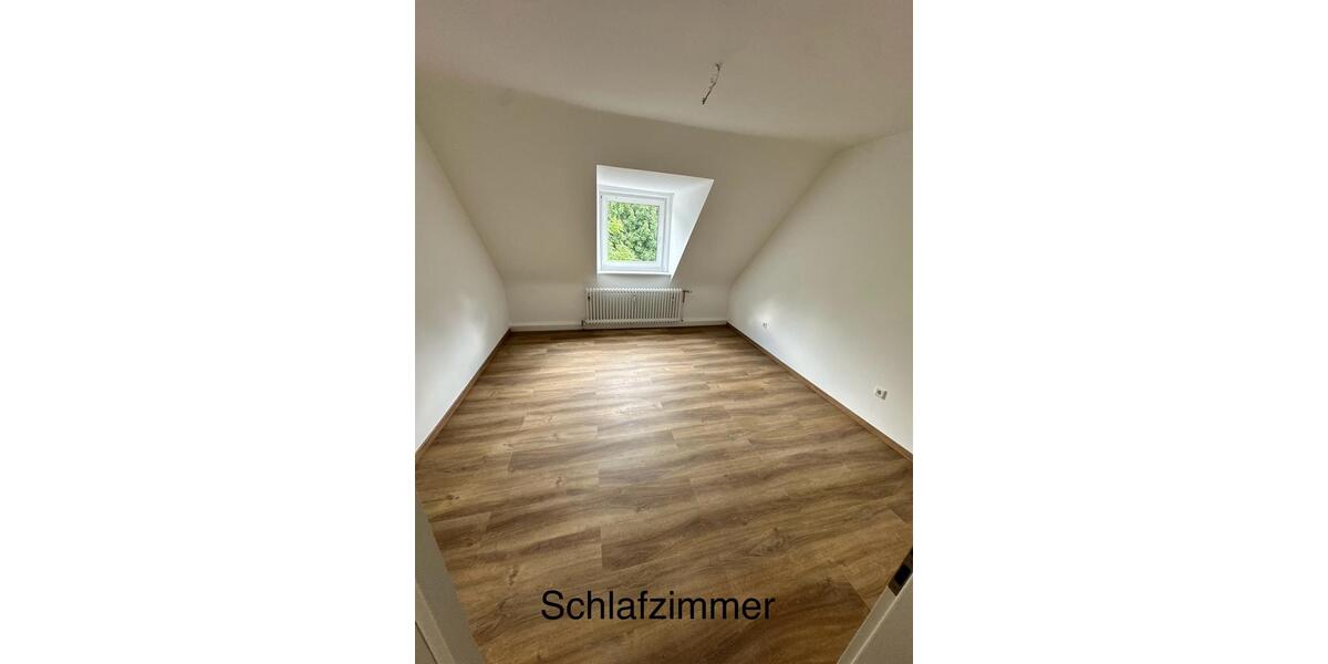 Dachgeschoßwohnung Gelsenkirchen Gelsenkirchen-Nord - 3 Zimmer, 61 m&sup2;, 730&euro; | Angebot:25919990