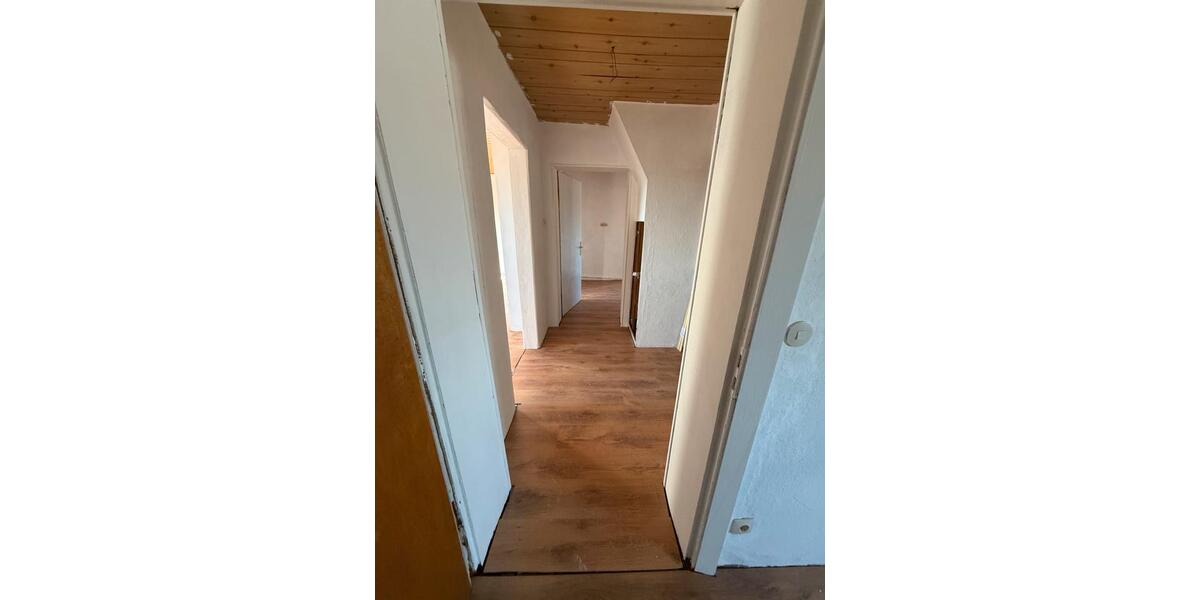 Dachgeschoßwohnung Gelsenkirchen Gelsenkirchen-Nord - 2 Zimmer, 77 m&sup2;, 450&euro; | Angebot:25796051