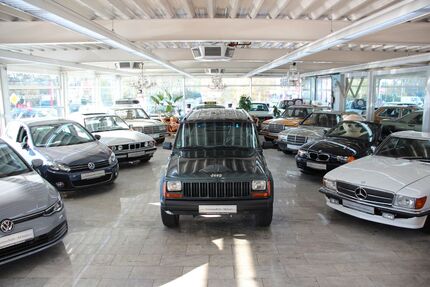 Jeep Cherokee 275.000 km 7.900 &euro; Essen 45356