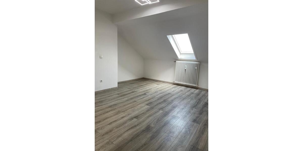 Dachgeschoßwohnung Bochum - 3.5 Zimmer, 70 m&sup2;, 520&euro; | Angebot:24850340