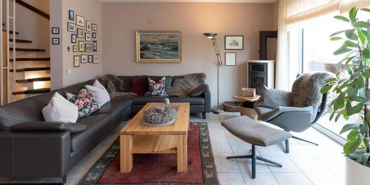 Reihenmittelhaus Essen Frintrop - 6 Zimmer, 150 m&sup2;, 535.000&euro; | Angebot:26455360