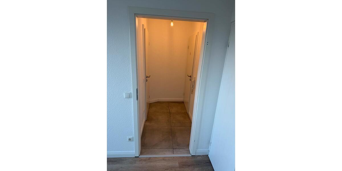 Dachgeschoßwohnung Mülheim an der Ruhr - 1 Zimmer, 30 m&sup2;, 375&euro; | Angebot:25420306