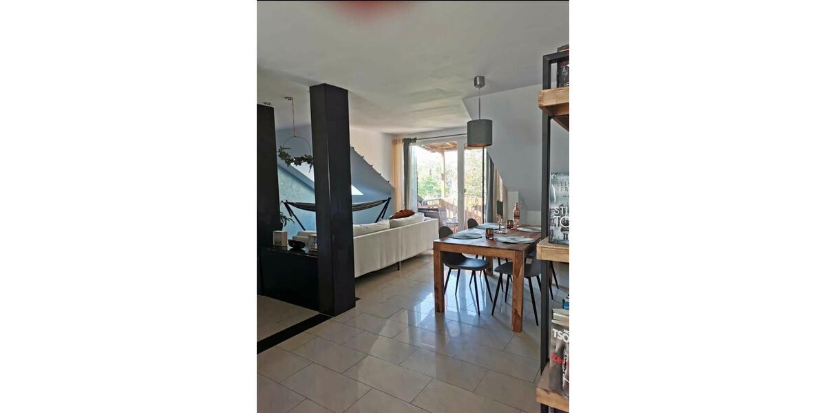 Dachgeschoßwohnung Oberhausen Alt-Oberhausen - 3 Zimmer, 79 m&sup2;, 1.200&euro; | Angebot:26007098