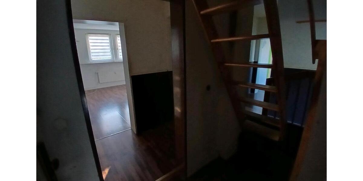 Dachgeschoßwohnung Gelsenkirchen Gelsenkirchen-West - 2 Zimmer, 120 m&sup2;, 810&euro; | Angebot:25782609