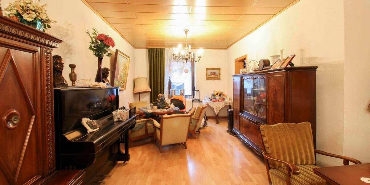 Mehrfamilienhaus, Wohnhaus Bochum Laer - 6 Zimmer, 211 m&sup2;, 320.000&euro; | Angebot:26043818