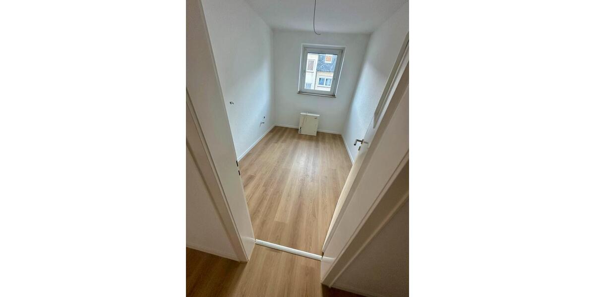 Etagenwohnung Essen Huttrop - 3 Zimmer, 76 m&sup2;, 1.094&euro; | Angebot:25831686