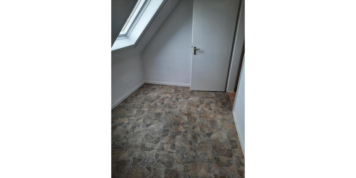 Dachgeschoßwohnung Hattingen - 3.5 Zimmer, 67 m&sup2;, 600&euro; | Angebot:25920008