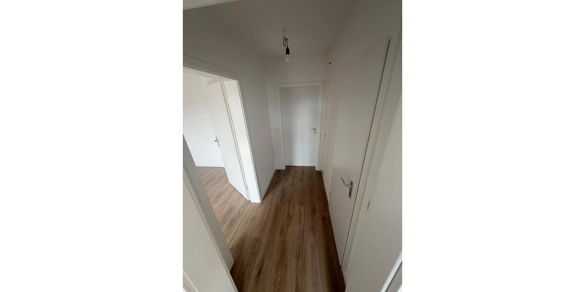 Dachgeschoßwohnung Essen Stadtbezirk VI - 3 Zimmer, 65 m&sup2;, 550&euro; | Angebot:25962504