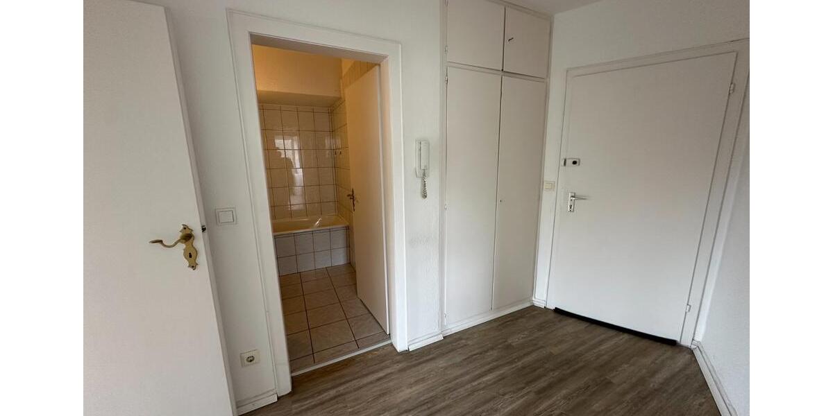 Etagenwohnung Essen Südviertel - 1 Zimmer, 42 m&sup2;, 386&euro; | Angebot:25782980