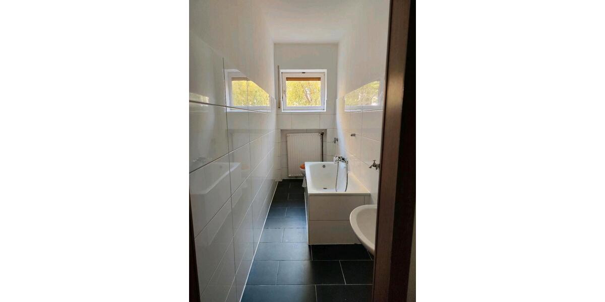 Erdgeschoßwohnung Gelsenkirchen Rotthausen - 3 Zimmer, 80 m&sup2;, 690&euro; | Angebot:25944957