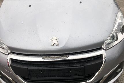 Peugeot 208 81.000 km 6.990 &euro; Dortmund 44357