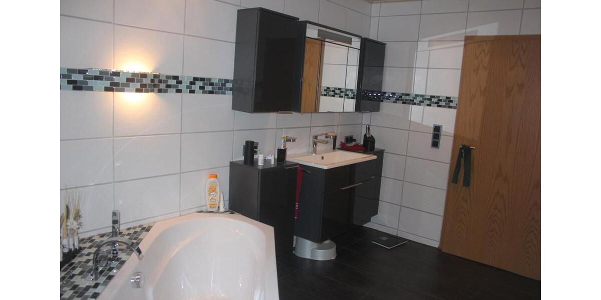Erdgeschoßwohnung Gelsenkirchen Erle - 4 Zimmer, 120 m&sup2;, 240.000&euro; | Angebot:26020590