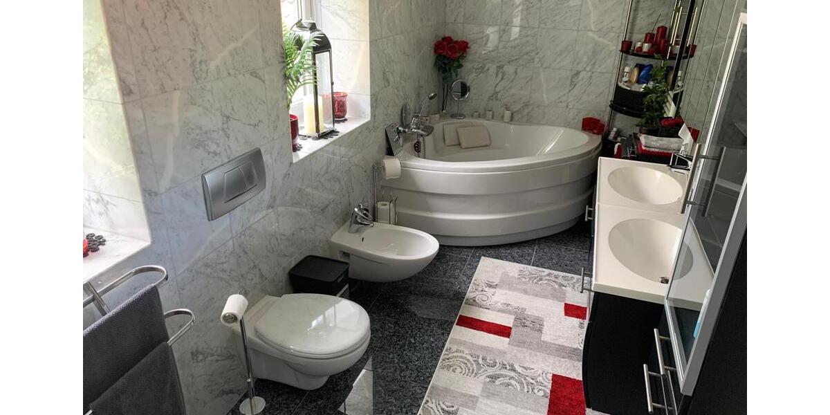 Dachgeschoßwohnung Gelsenkirchen Rotthausen - 5 Zimmer, 127 m&sup2;, 215.000&euro; | Angebot:25292808