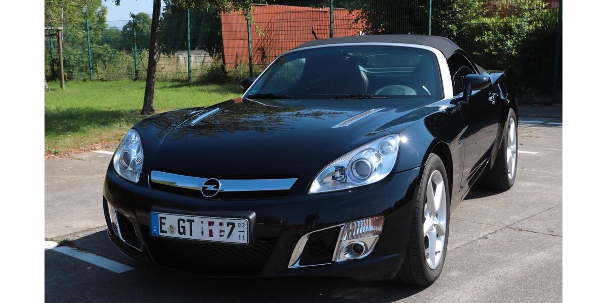 Opel GT 30.343 km 15.799 &euro; Essen 45355