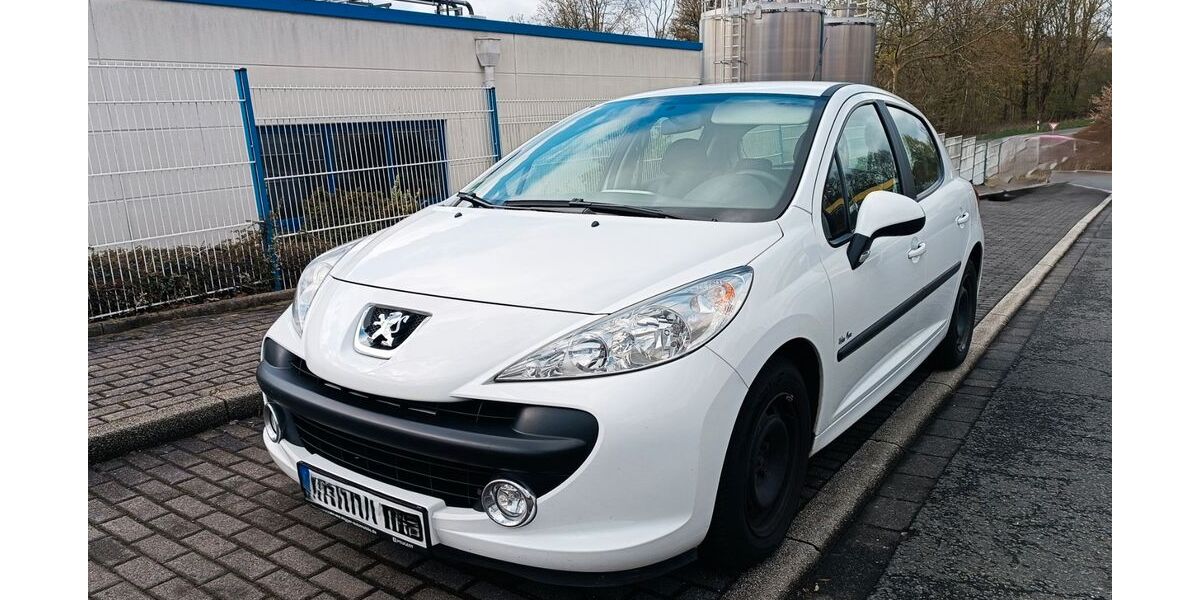 Peugeot 207 91.000 km 2.450 &euro; Dortmund 44229
