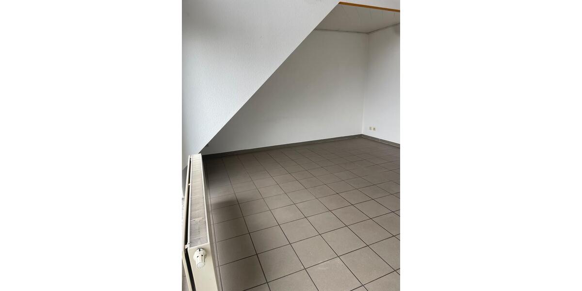 Dachgeschoßwohnung Oberhausen Biefang - 3.5 Zimmer, 84 m&sup2;, 810&euro; | Angebot:25935368
