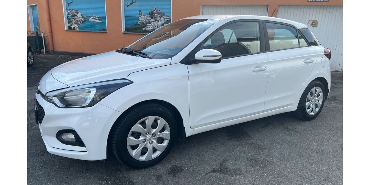Hyundai i20 67.000 km 11.999 &euro; Essen 45357