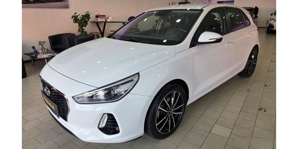 Hyundai i30 71.000 km 10.900 &euro; Recklinghausen 45661