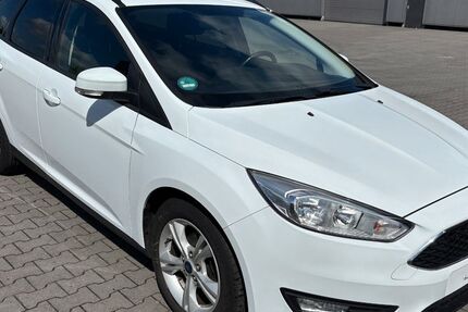 Ford Focus 141.484 km 8.490 &euro; Bottrop 46240