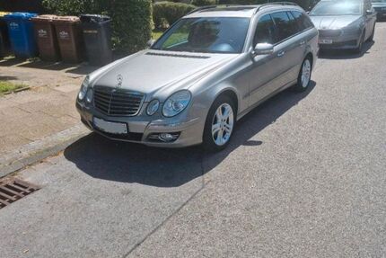 Mercedes-Benz E 320 158.500 km 9.999 &euro; Essen 45359
