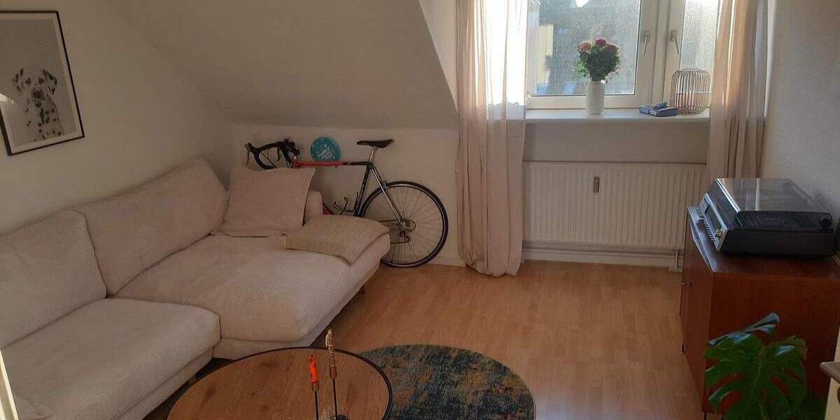 Etagenwohnung Essen Haarzopf - 3 Zimmer, 60 m&sup2;, 670&euro; | Angebot:25668040