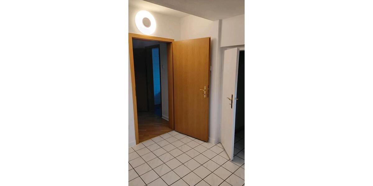 Dachgeschoßwohnung Essen Stadtbezirk II - 2.5 Zimmer, 67 m&sup2;, 800&euro; | Angebot:25841713