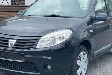 Dacia Sandero 166.386 km 2.200 &euro; Gelsenkirchen 45884