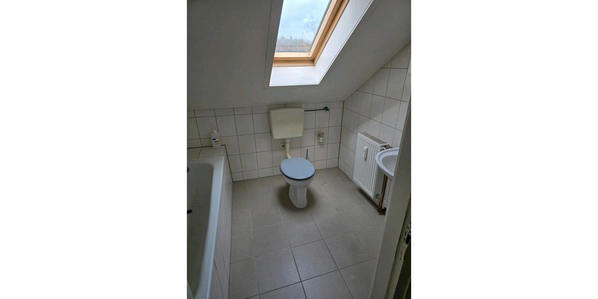 Dachgeschoßwohnung Wuppertal Gemarkung Langerfeld - 3 Zimmer, 70 m&sup2;, 480&euro; | Angebot:25914812