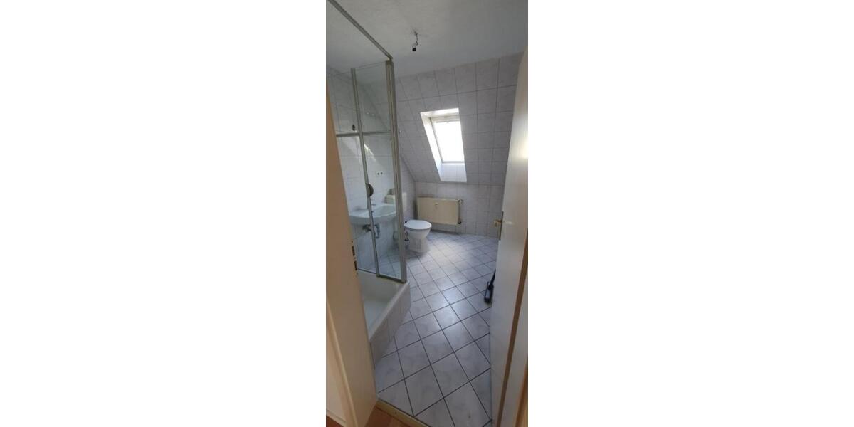 Dachgeschoßwohnung Witten - 4 Zimmer, 62 m&sup2;, 400&euro; | Angebot:25919995