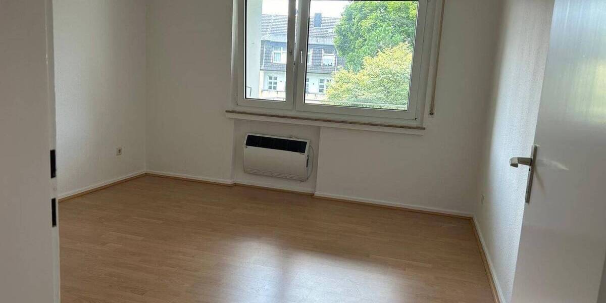 Etagenwohnung Essen Bergerhausen - 3 Zimmer, 80 m&sup2;, 580&euro; | Angebot:25668037