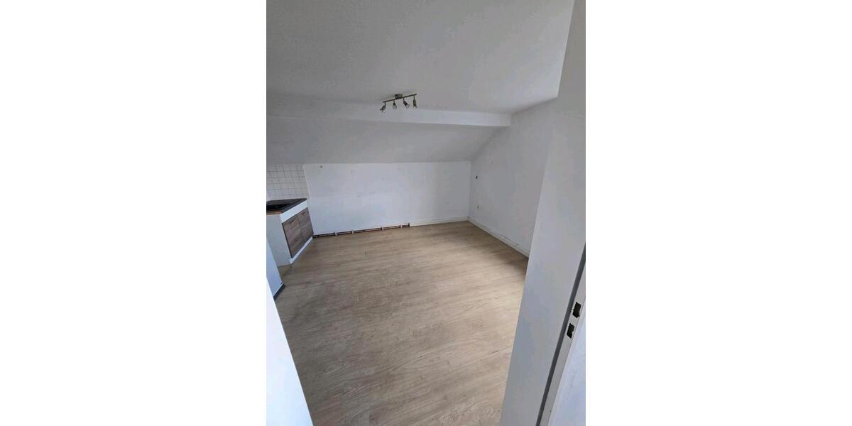Dachgeschoßwohnung Wuppertal Gemarkung Langerfeld - 3 Zimmer, 70 m&sup2;, 480&euro; | Angebot:25914812