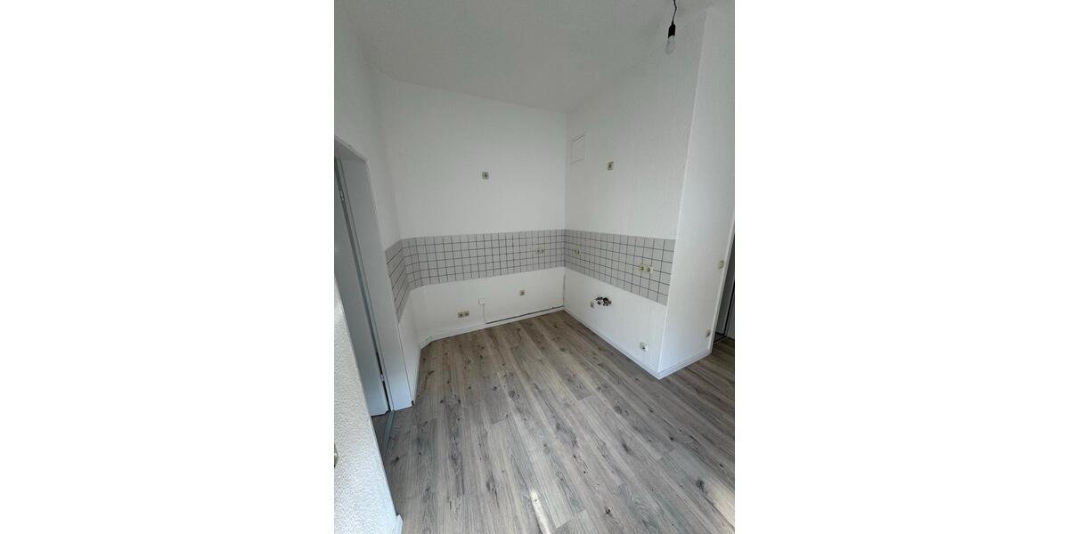 Dachgeschoßwohnung Gelsenkirchen Gelsenkirchen-Nord - 2.5 Zimmer, 50 m&sup2;, 300&euro; | Angebot:25920014
